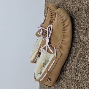 UGG Tan Dakota Driving Moccasin Fur Lined Slippers Sz 8 Womens